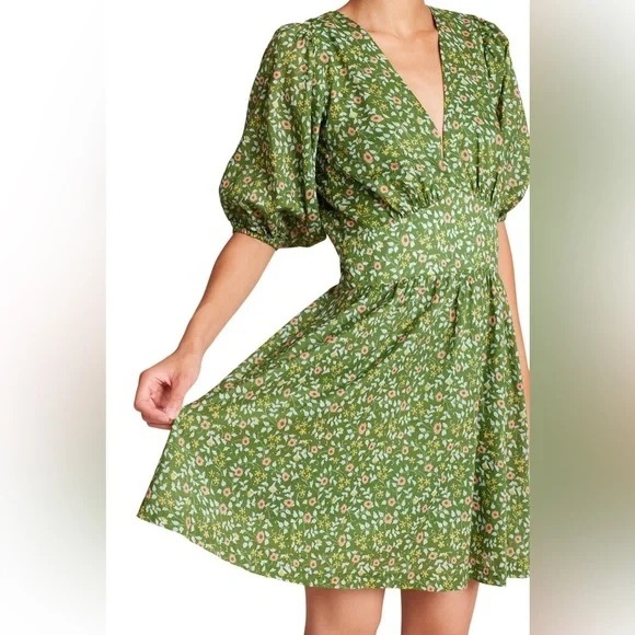 Trovata Birds of Paradis Gia Puff Sleeve V Neck Mini Dress in Green Ivy Floral - Picture 1 of 7